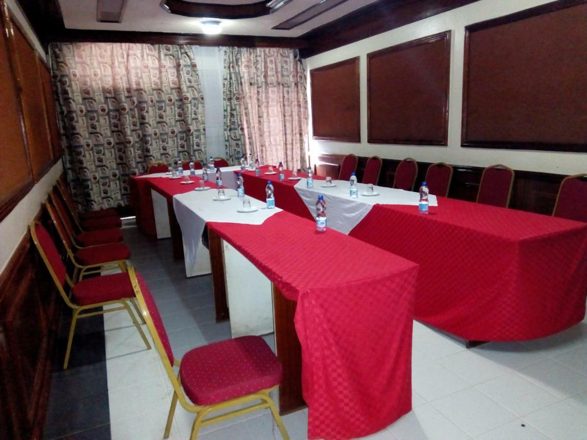 Nanyuki Ibis Hotel Dış mekan fotoğraf